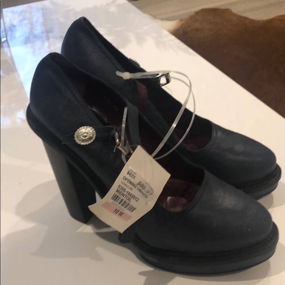 Women shoes